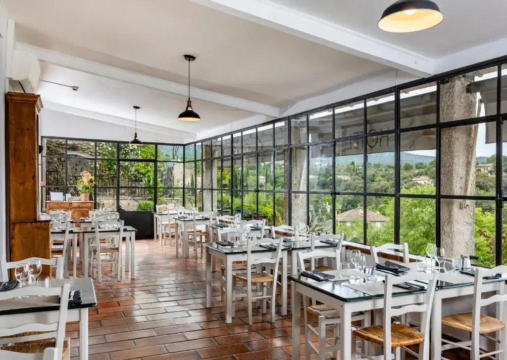 Hôtel Restaurant Les Remparts