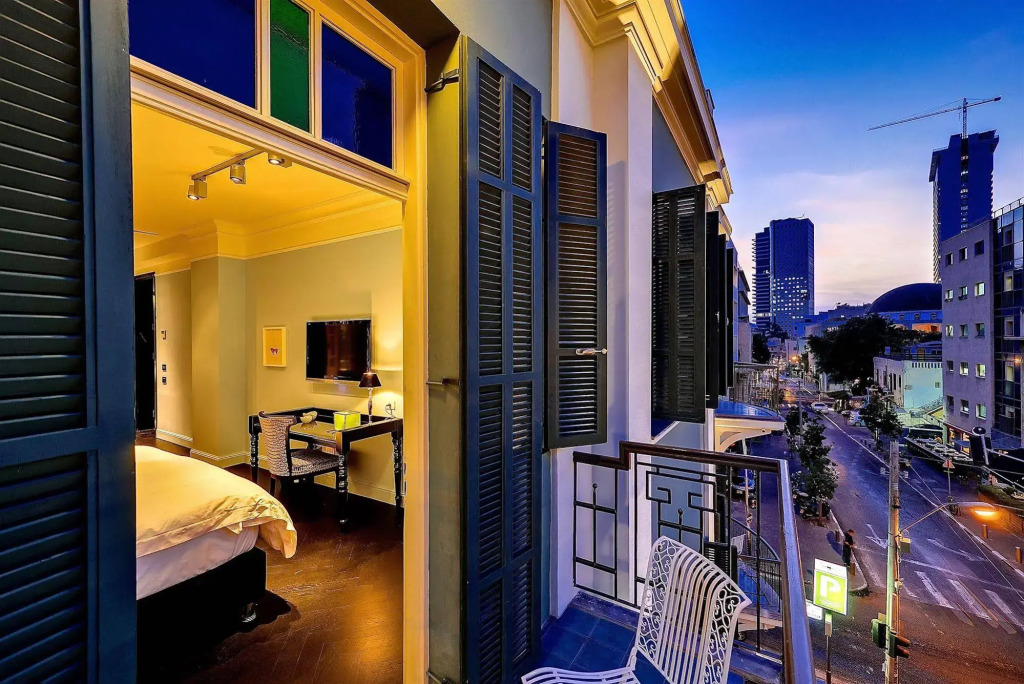 The Alma Hotel and Lounge 