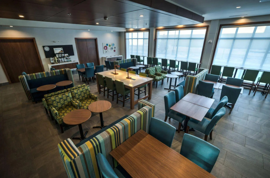Holiday Inn Express & Suites West Edmonton - Mall Area by IHG