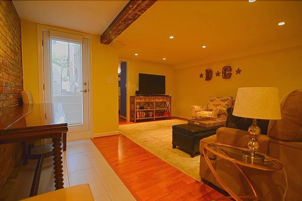 716 Northeast Apartment #1045 - 1 Br Apts