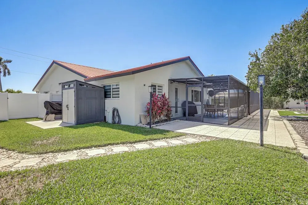 Outdoor Oasis: Marco Island Home Near Beaches