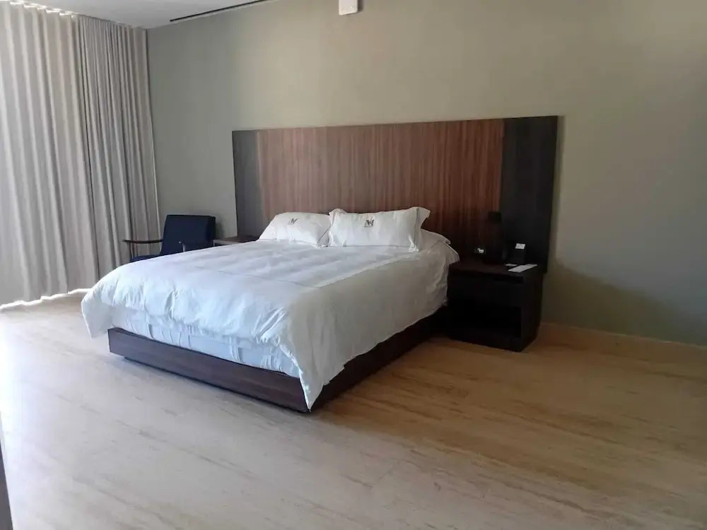Hotel Montessuites