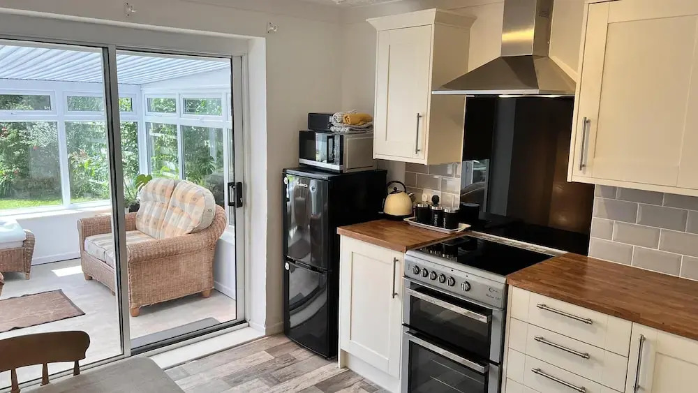'blue Sky' 2 Bedroom Enclosed Garden Parking, Wifi