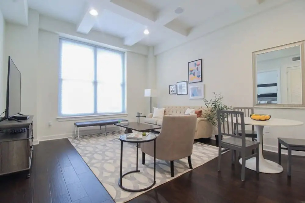 Constellations Elegant 1 BR in Downtown Houston