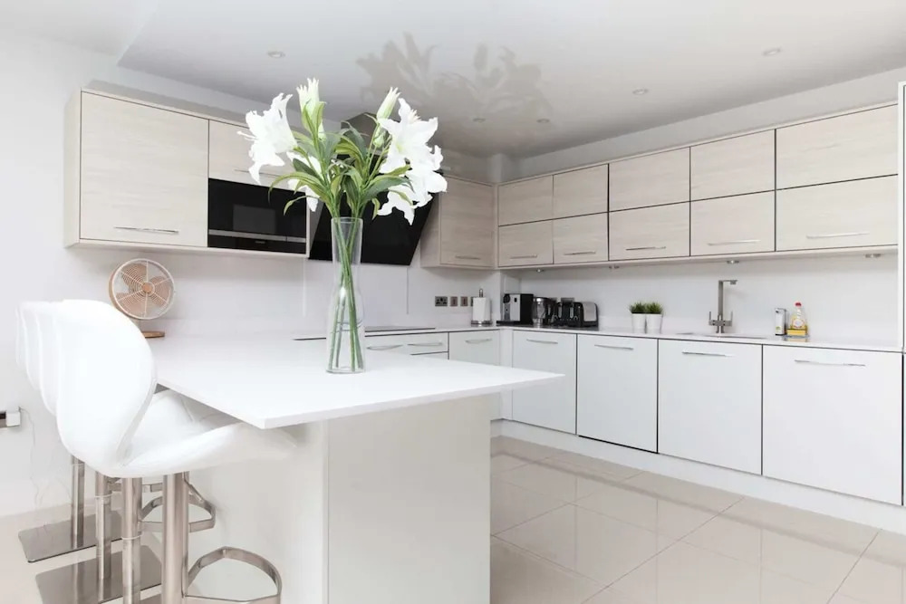 Luxurious Central Edinburgh Apartment - Sleeps 6
