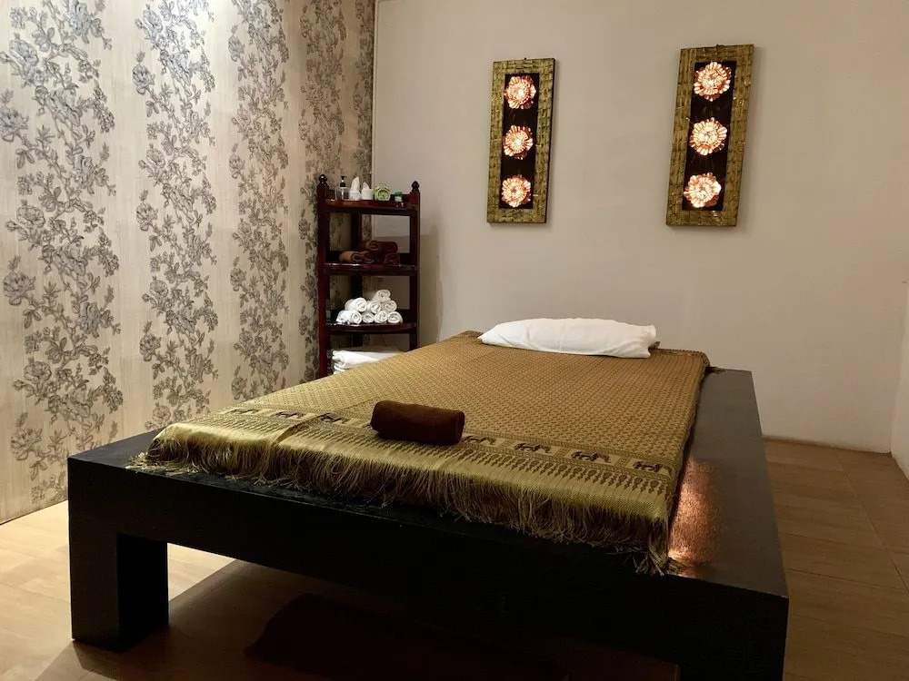 Lanta Village Resort