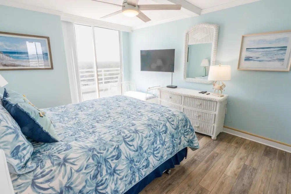 1815 North Hampton, Ocean View Condo With Full Access!! 3 Bedroom Condo