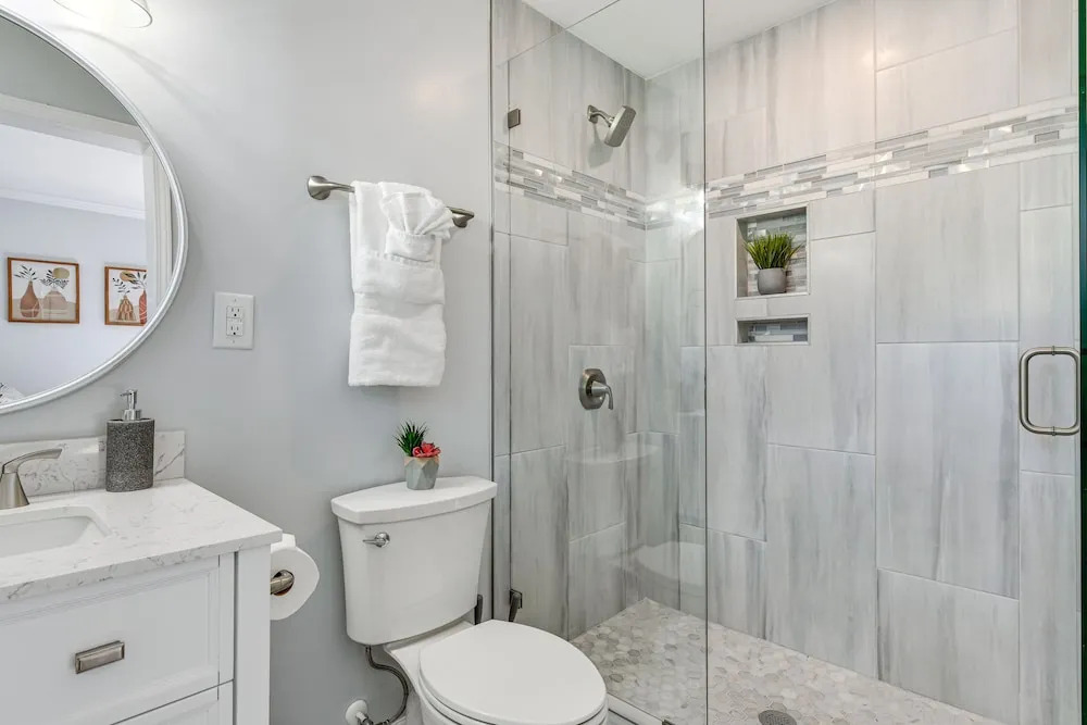 Newly Updated Home ~ 3 Mi to Downtown Charlotte!