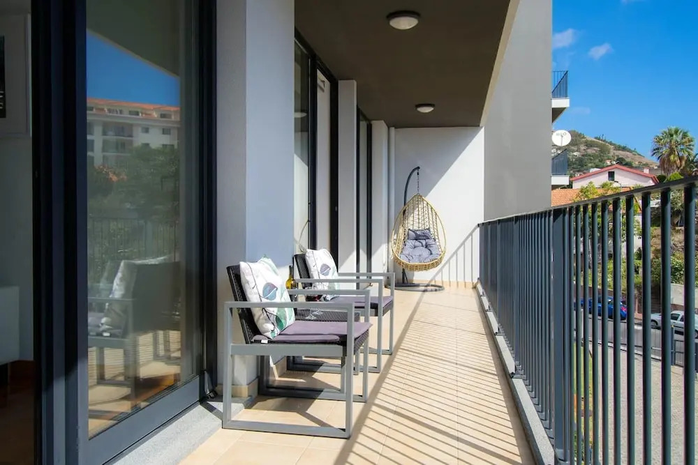 Apartment with 2 Bedrooms in Caniço, with Wonderful Sea View, Furnished Terrace And Wifi