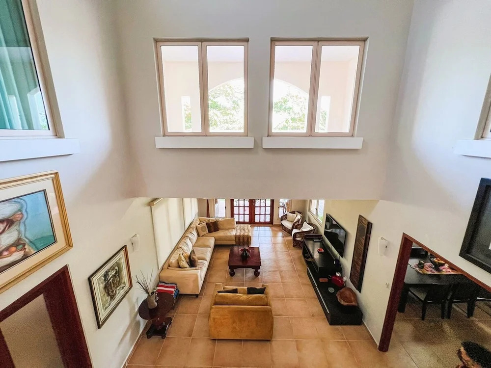 Villa Iris 2 Story Ocean View Villa w Pool Access & Generator