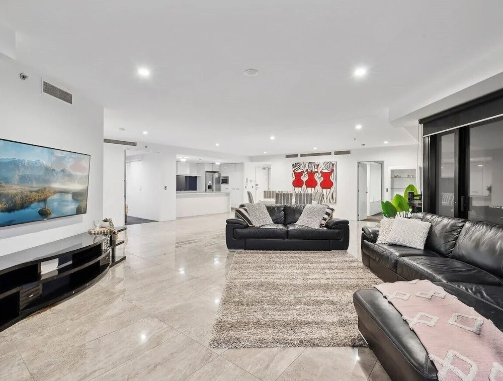 Cavill Avenue Private Apartments
