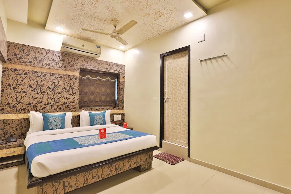 OYO 11450 Hotel Balaji