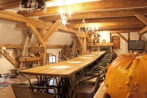 SHotels przy Restauracji Stodoła