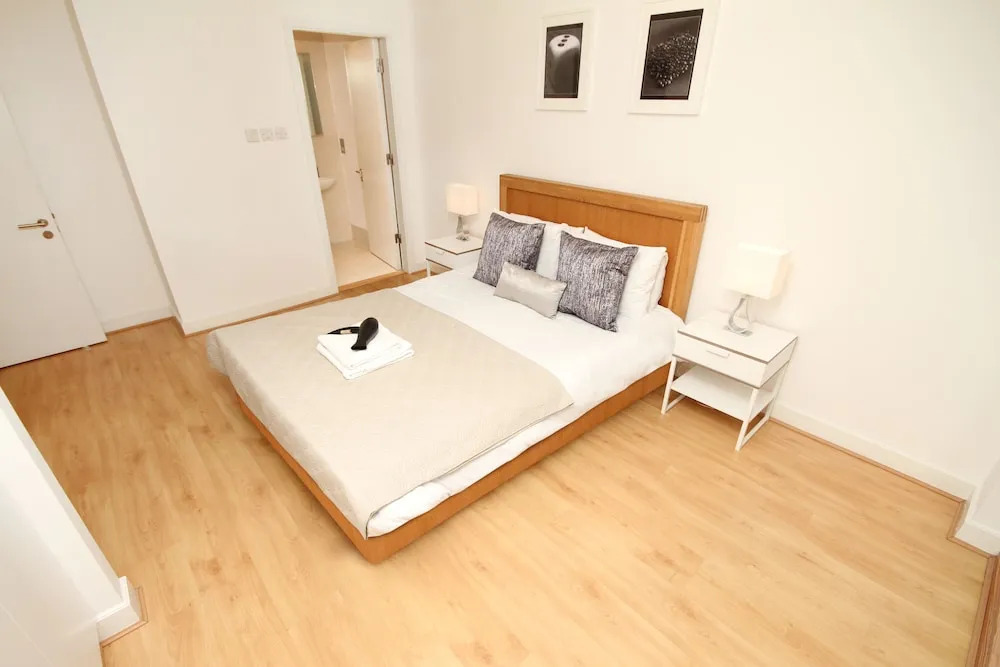 Grand Canal Quay Sleeps 8