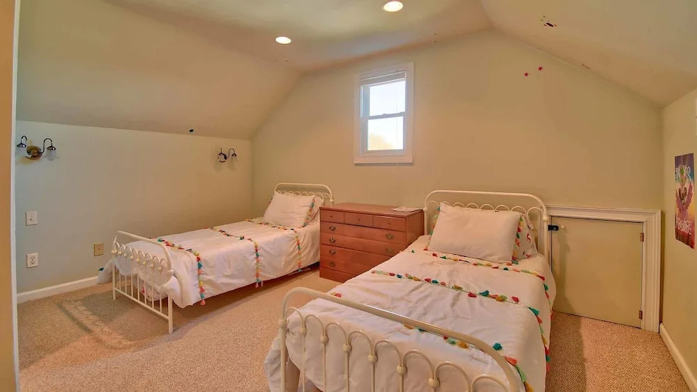 Puffins South - 7 Br Home