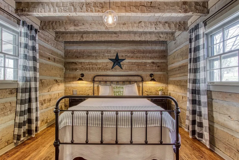Bear Creek Cabin 2 Bedroom Cabin by Redawning