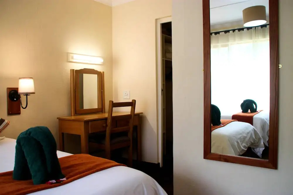Gooderson Leisure Riverbend Chalets Self Catering