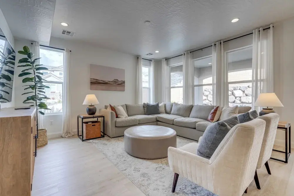 12 Mi to Sand Hollow: Spacious Home w/ Game Room