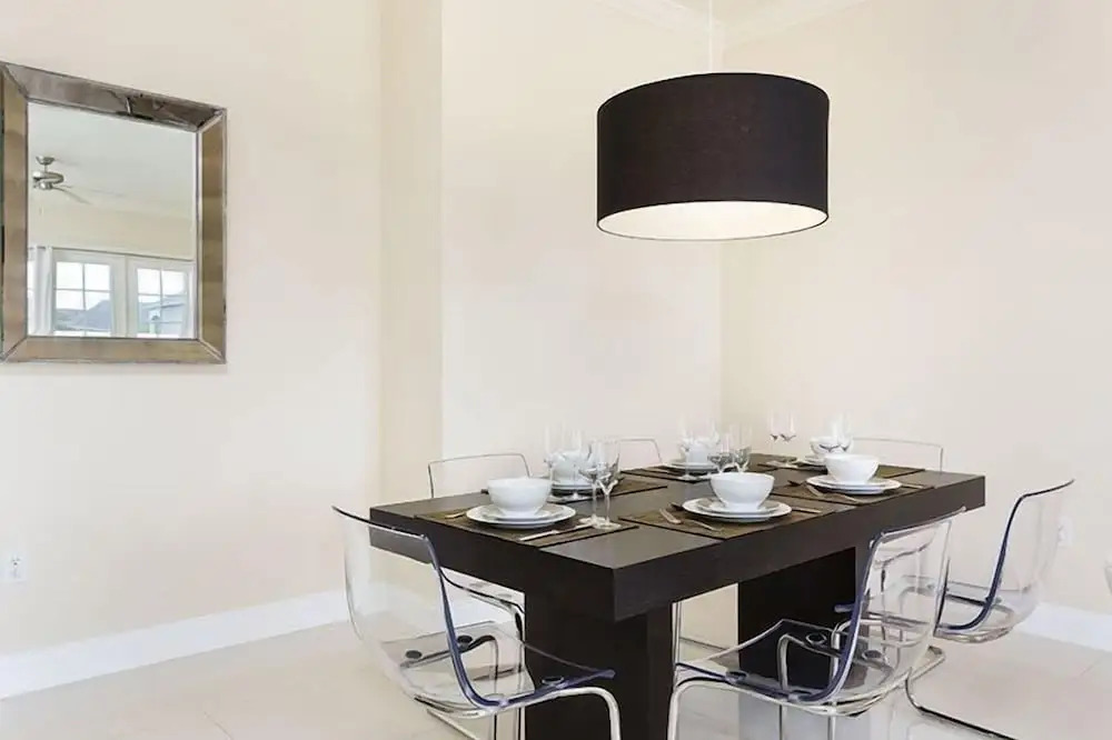 Condo Contemporary 3 Bedroom Reunion