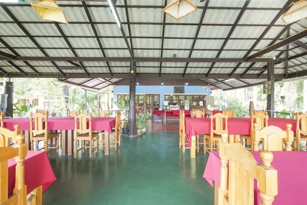 Saensukkho Hotel Resort