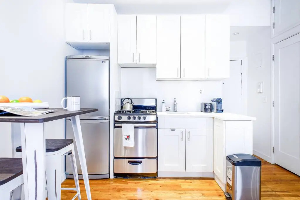 62-3B Studio Prime UES Walk to Central Park