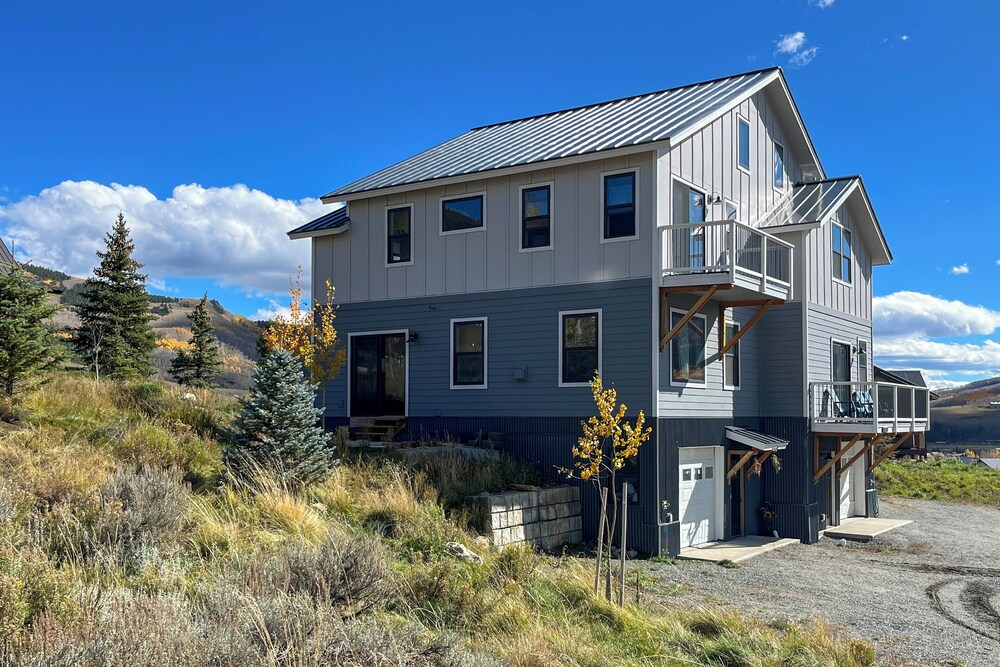 10 Mi to Slopes! Mtn-view Crested Butte Retreat