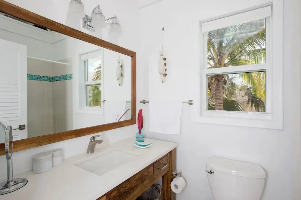 Touch Of Class Cottage: Beachfront Oasis