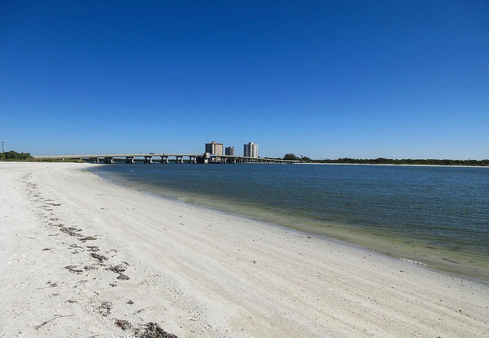 Carlos Pointe PH2 - 3 Br Condo