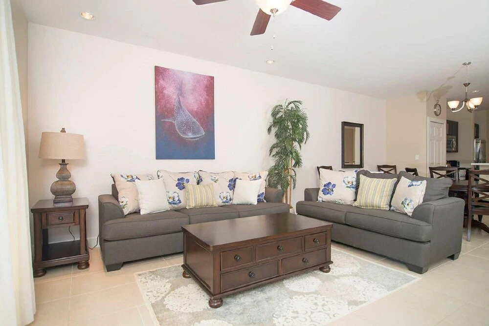 Beautiful 2 Bedroom Pacifico Condo by the Pool