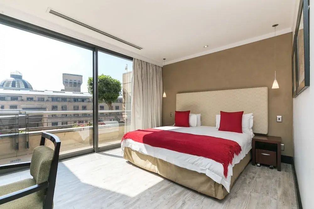 Raphael Suites