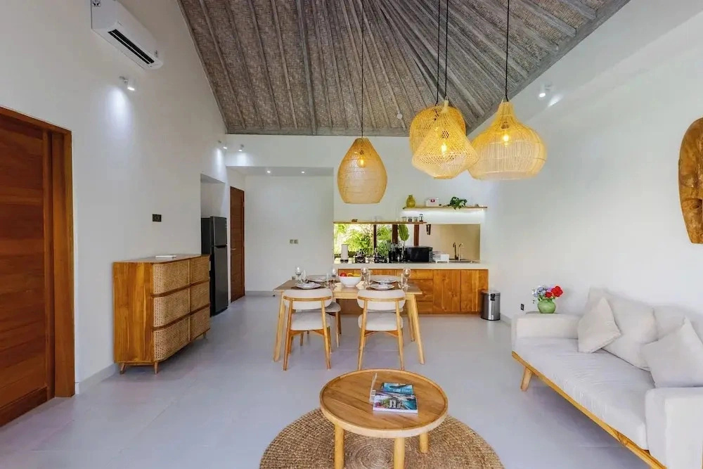 Villa Louna by Pertama Stay