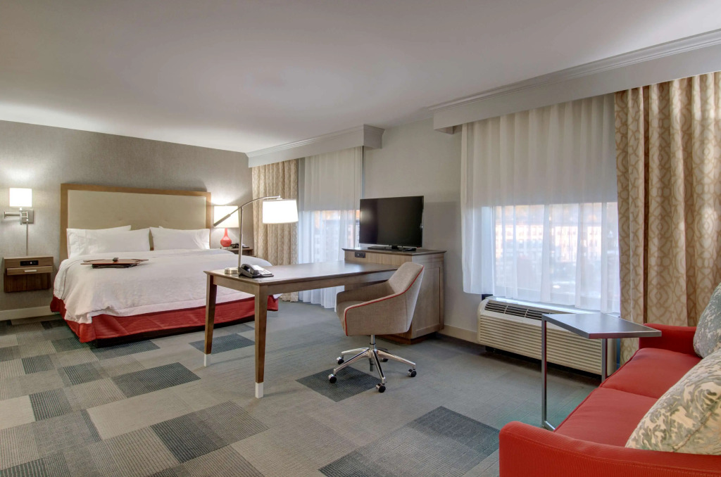 Hampton Inn & Suites Springfield Downtown