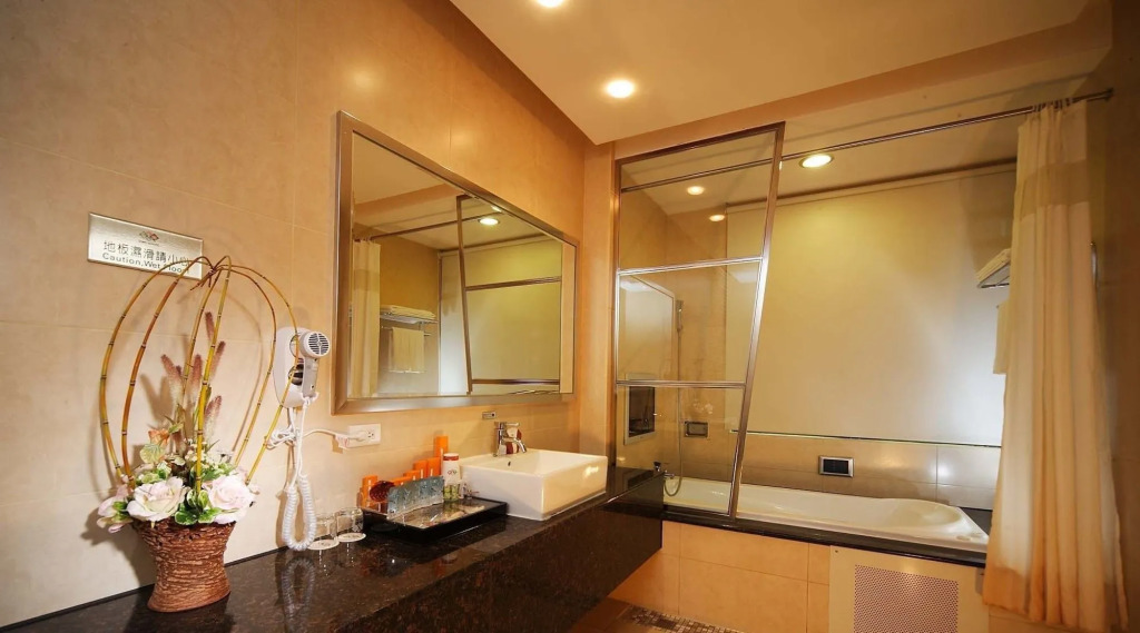 R7 Hotel