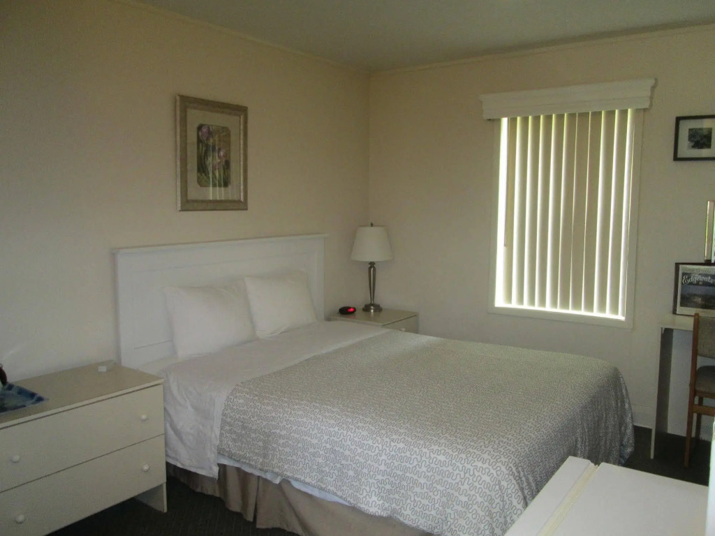Edgewater Motel and Campground