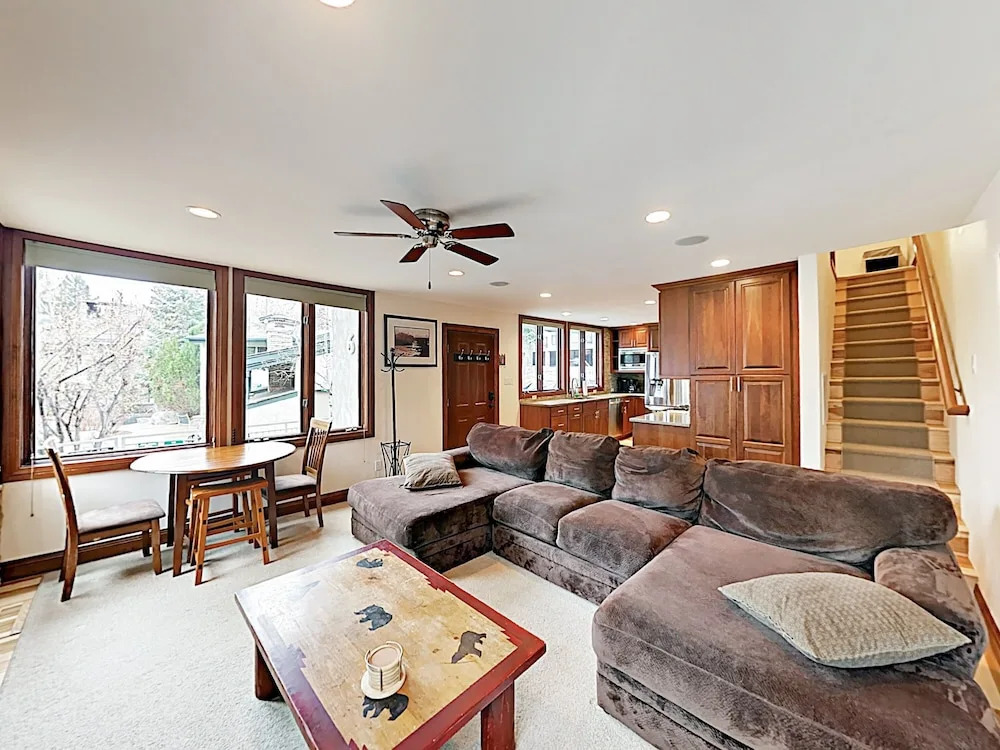 135 Aspen - 3 Br Townhouse