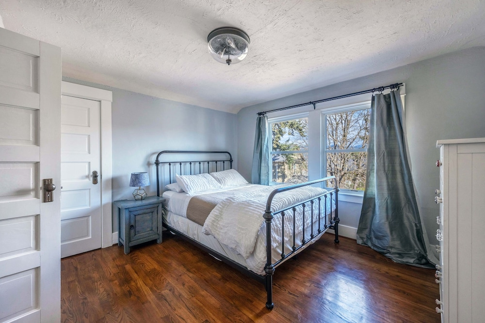 State Of Chill 4 Bedroom Home
