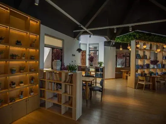eStay Residence (Fuxian Lake International Tourist Resort store)
