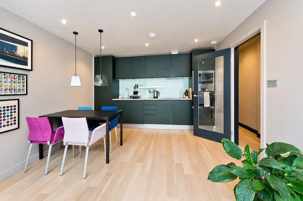 Contemporary Flat With Private Patio in Primrose Hill by UnderTheDoormat