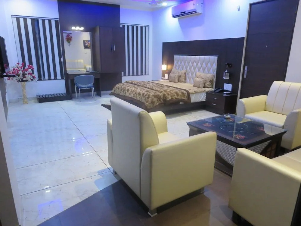 Hotel Madhushrie Agra