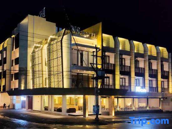 NS Hotel by Dominic