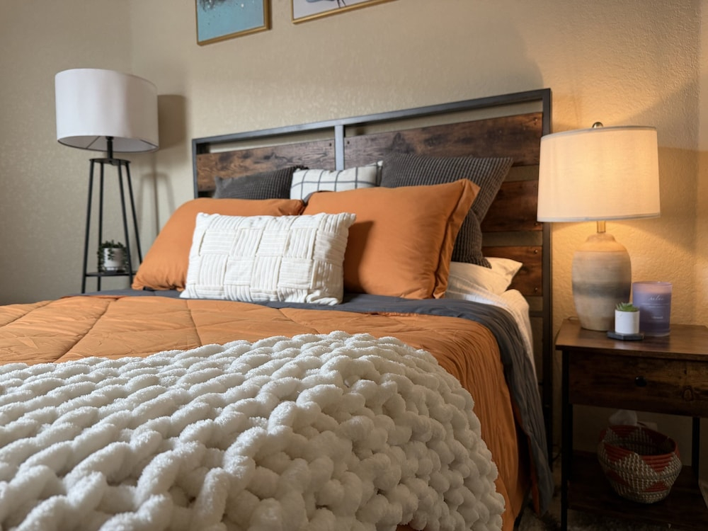 Pet-Friendly 3BR Fire Pit & Games Near Sea World