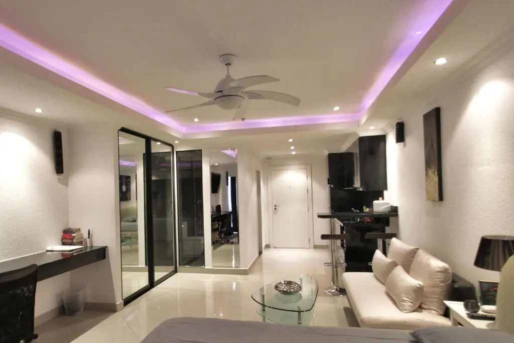 View Talay 6 Pattaya Beach Apartment by Honey