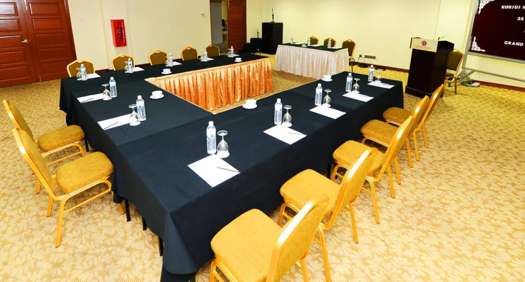 The Grand Puteri Hotel