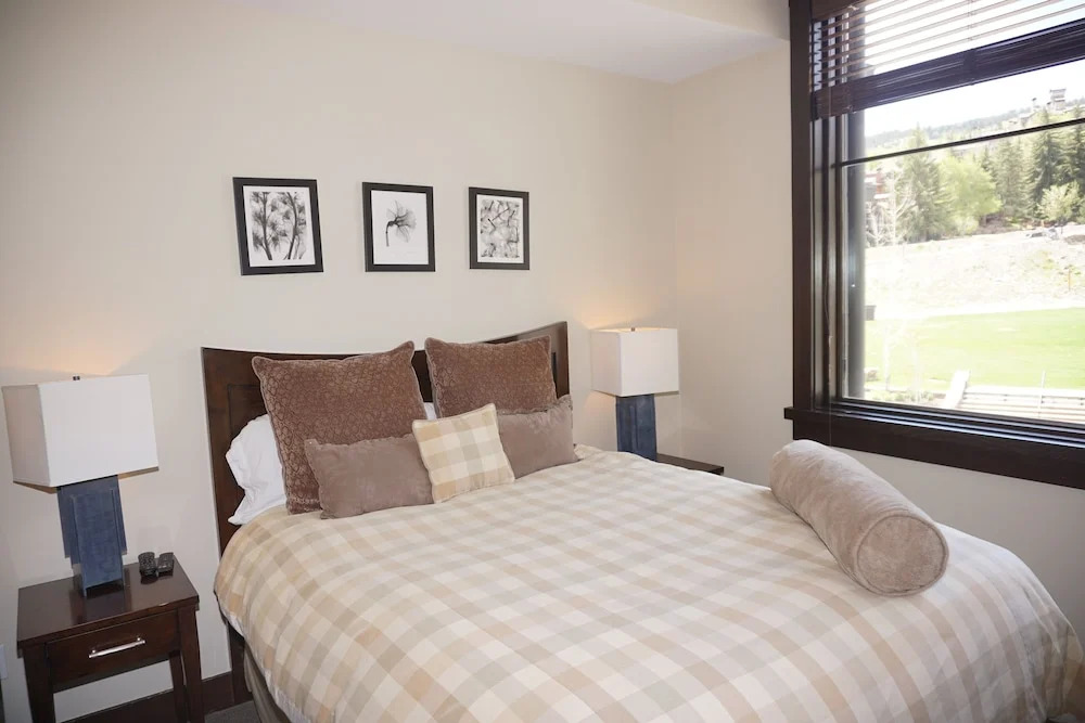Hayden Lodge  - Views Of The Slopes And Village 3 Bedroom Condo by RedAwning
