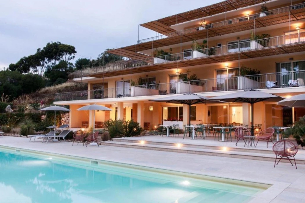 Luna Minoica Suites and Apartments