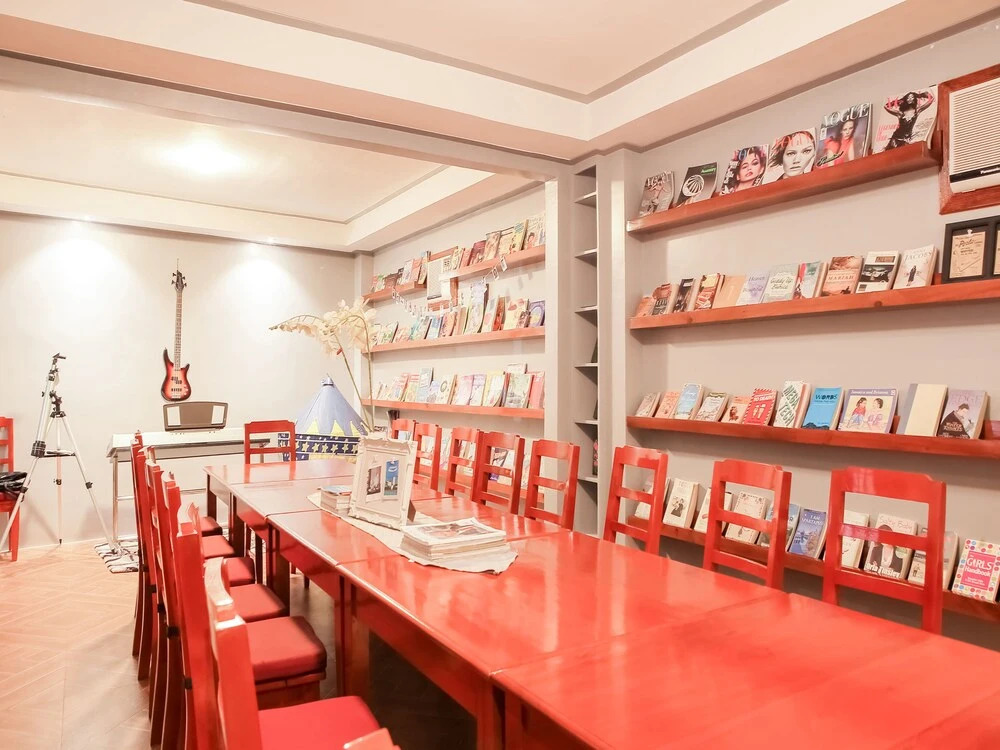 OYO 484 Gonzala Suites