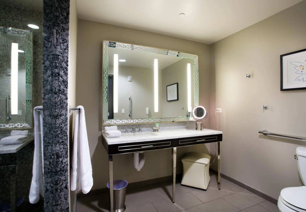 Ambassador Hotel Kansas City, Autograph Collection