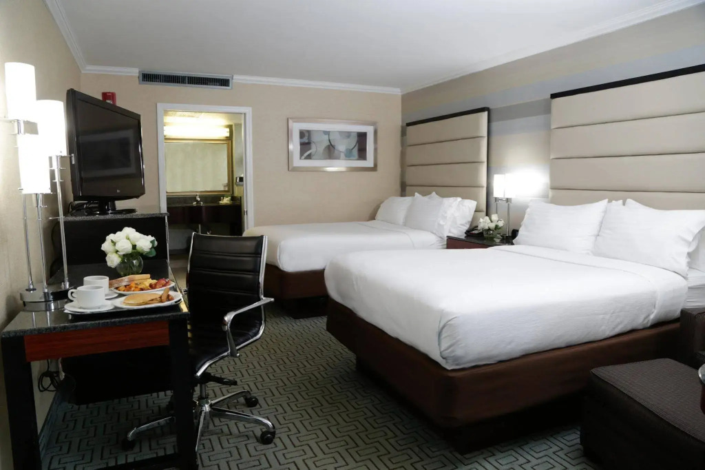 Holiday Inn Plainview-Long Island by IHG