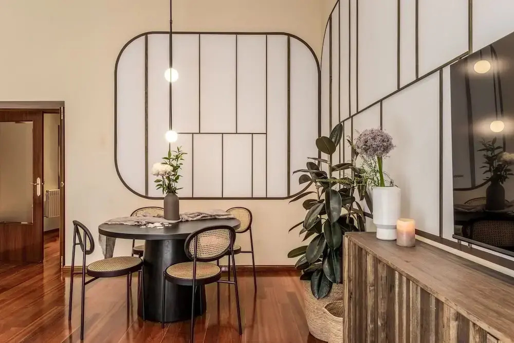 Uzer - 2 Bedrooms in Recoletos