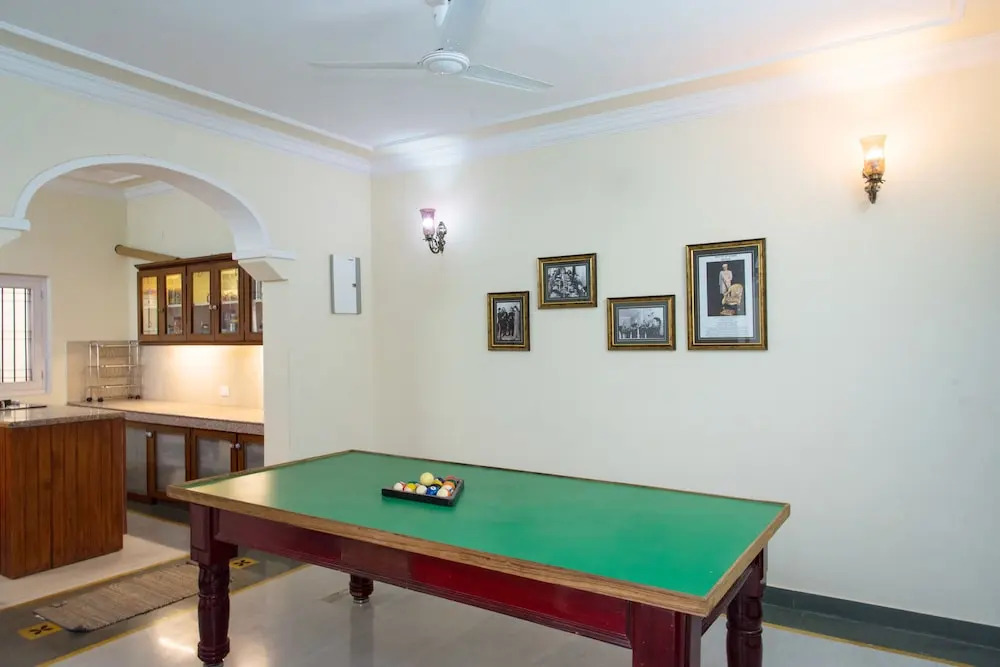 OYO 10949 Home Mount View 3BHK Villa Goverdhan Vilas